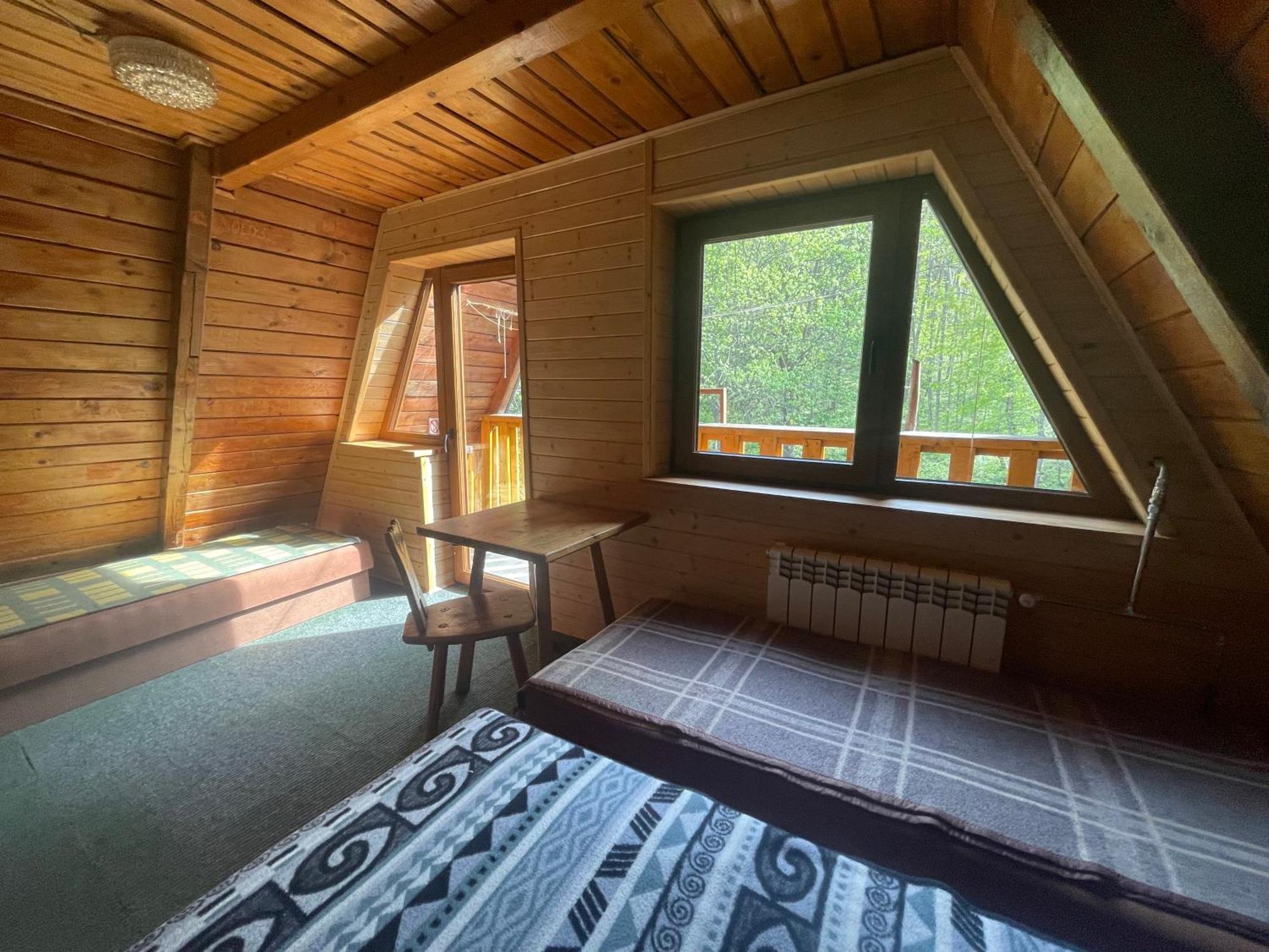 Hostel Bacowka Pttk Pod Honem - Schronisko Gorskie Cisna Exterior foto