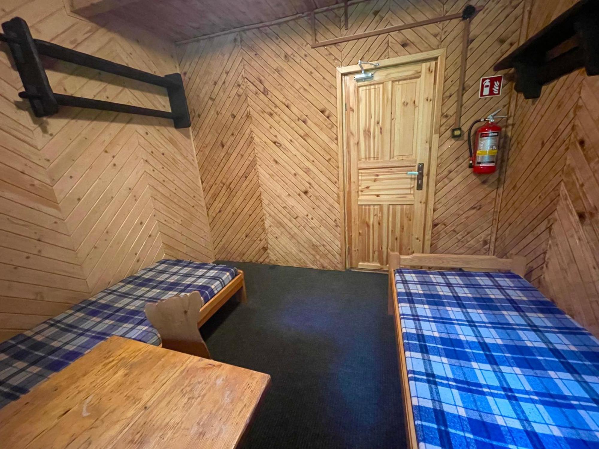 Hostel Bacowka Pttk Pod Honem - Schronisko Gorskie Cisna Exterior foto