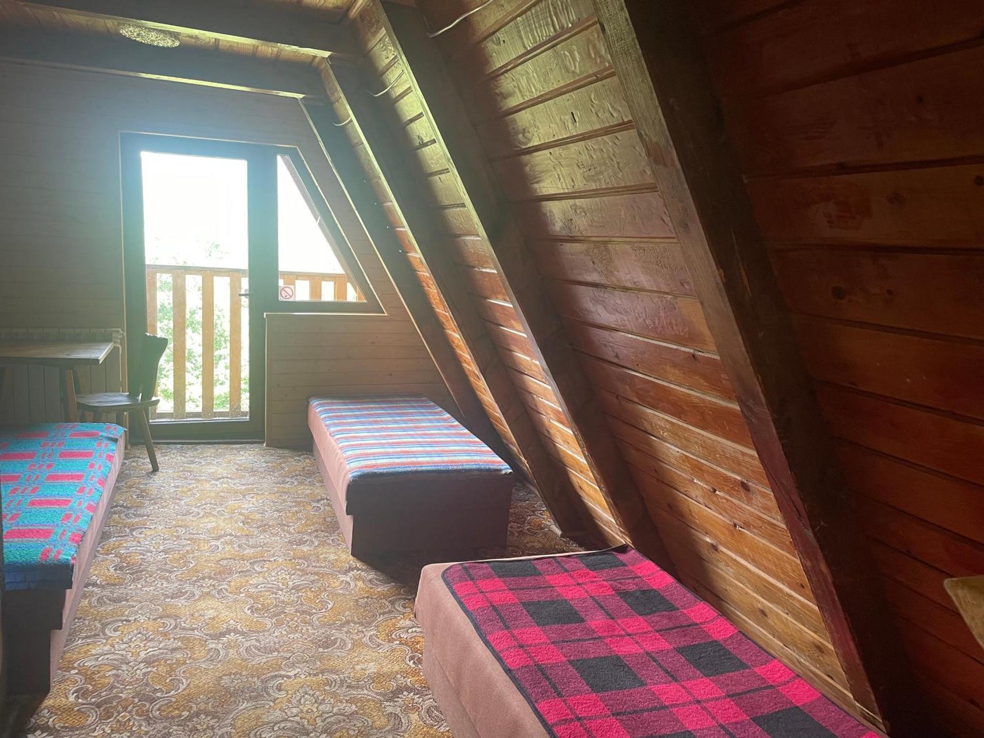 Hostel Bacowka Pttk Pod Honem - Schronisko Gorskie Cisna Exterior foto