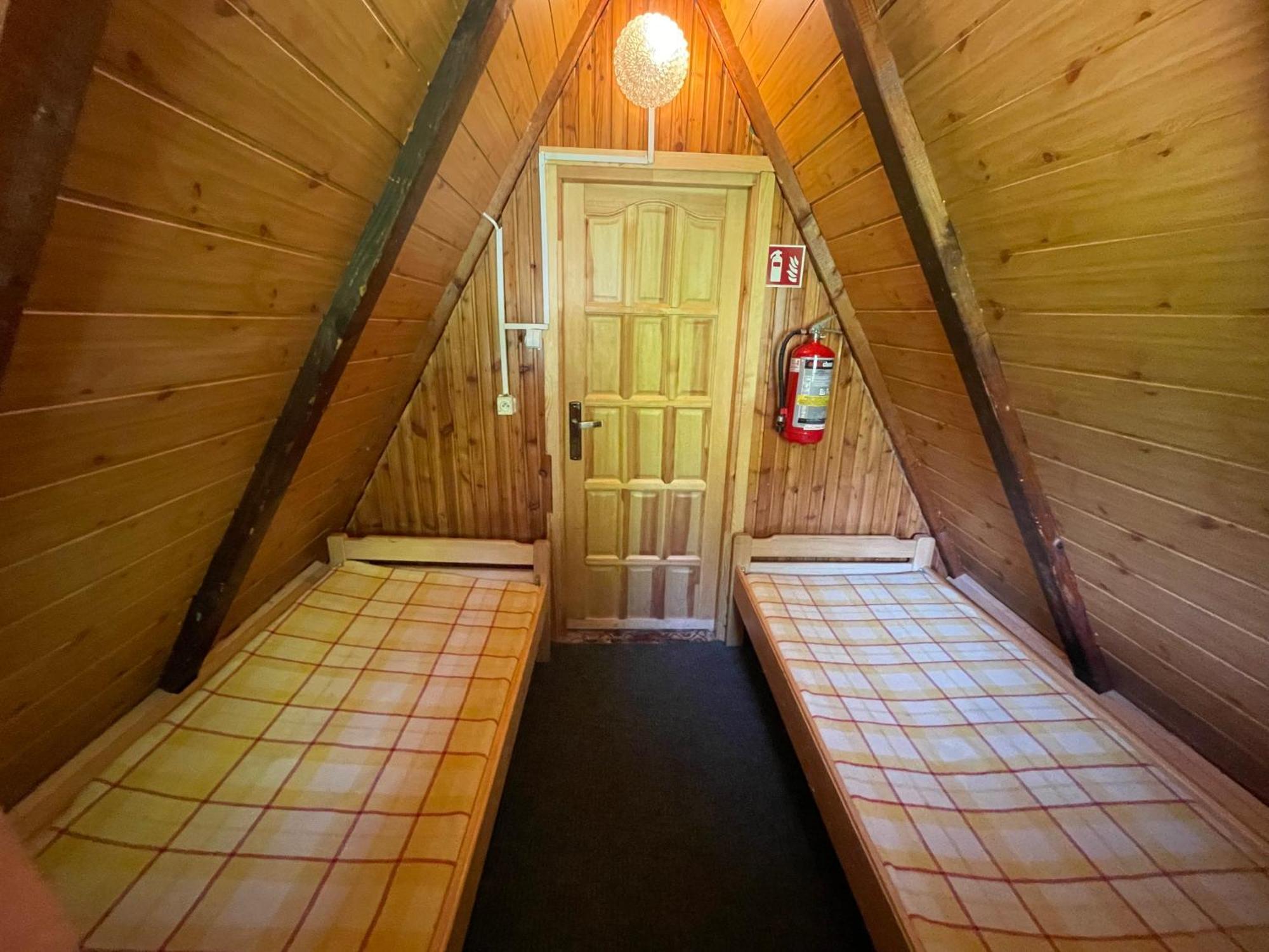 Hostel Bacowka Pttk Pod Honem - Schronisko Gorskie Cisna Exterior foto