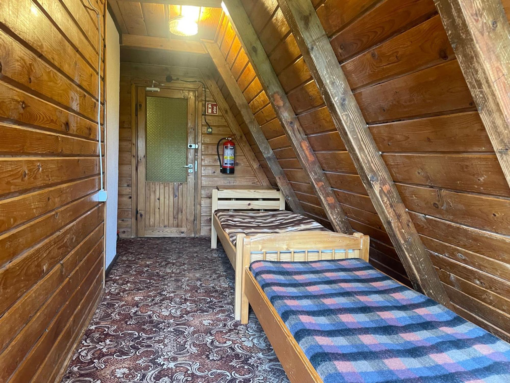 Hostel Bacowka Pttk Pod Honem - Schronisko Gorskie Cisna Exterior foto