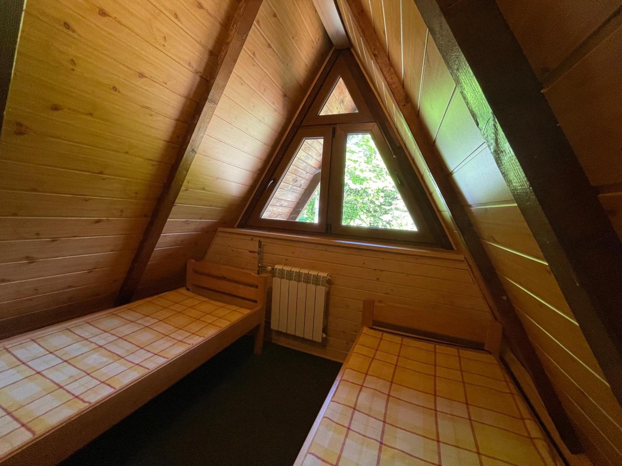 Hostel Bacowka Pttk Pod Honem - Schronisko Gorskie Cisna Exterior foto